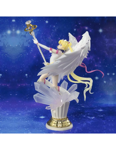 Sailor Moon Cosmos FIGUARTS ZERO Chouette Eternal Sailor Moon en linge